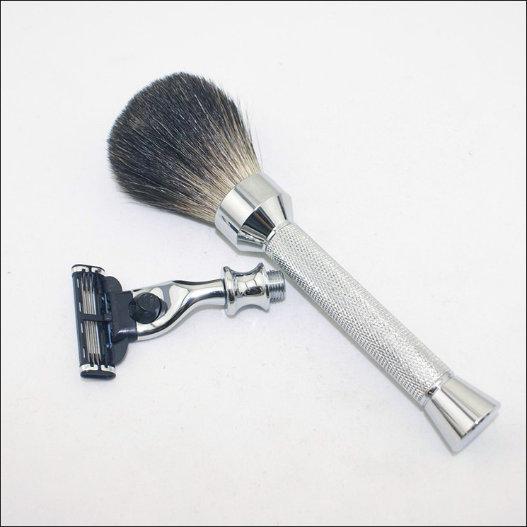 GILLETTE MACH 3 - Metal Travel Brush and Razor ( Interchangeable ) Australia GILLETTE MACH 3 - Metal Travel Brush and Razor ( Interchangeable ) Australia
