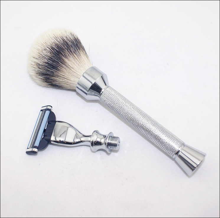 GILLETTE FUSION PROGLIDE - Metal Travel Brush and Razor ( Interchangeable ) Australia GILLETTE FUSION PROGLIDE - Metal Travel Brush and Razor ( Interchangeable ) Australia
