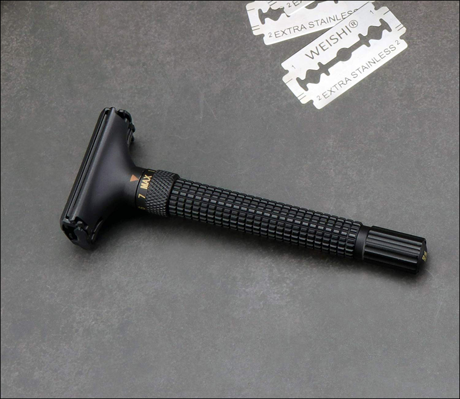 Adjustable Twist To Open Butterfly Double Edge ( DE ) Safety Razor