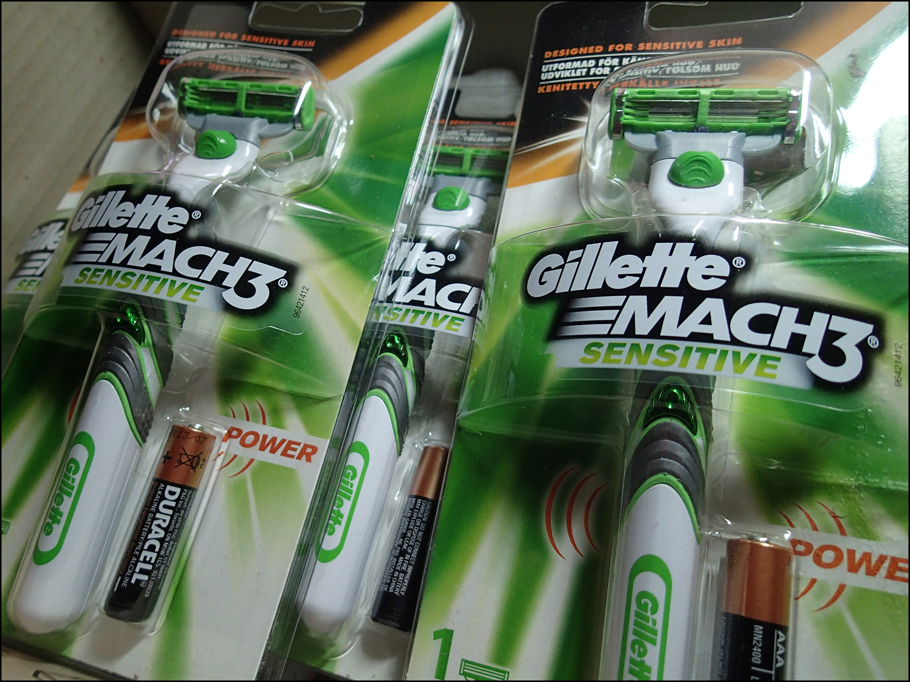 GILLETTE MACH 3 SENSITIVE POWER VIBRATION RAZOR AUSTRALIA