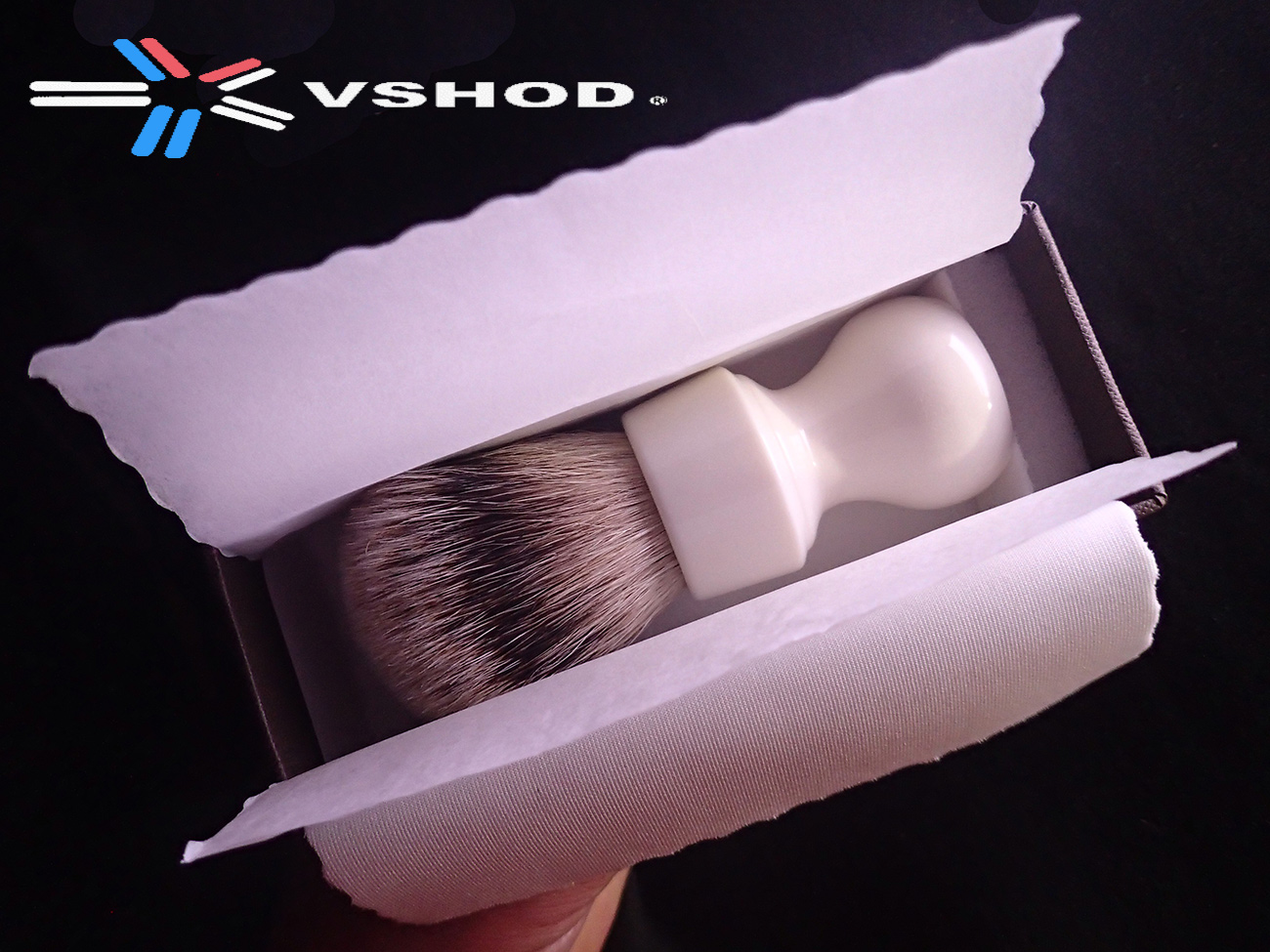 RAZOROCK WHITE EXTRA SILVERTIP BADGER SHAVE BRUSH - ( CHUBBY RESIN SHORT BARBER HANDLE ) - AUSTRALIA